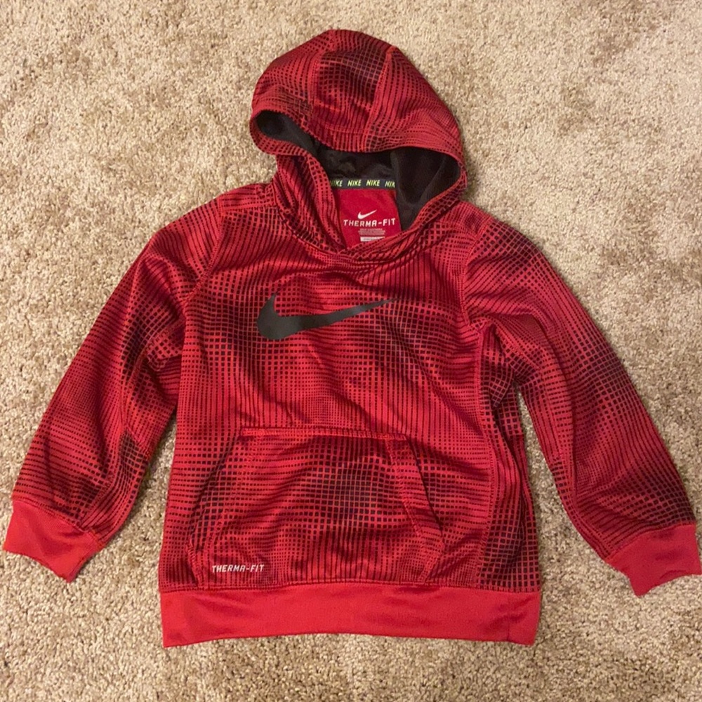 Nike size 6 therma-fit hoodie